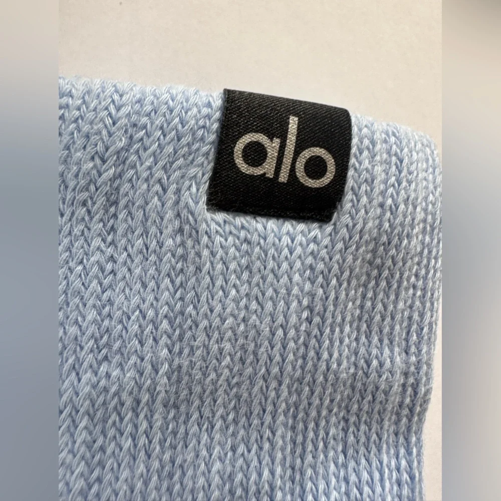 ALO Yoga Unisex Scrunch Sock Seashell Blue NEW NWT Light Blue Medium